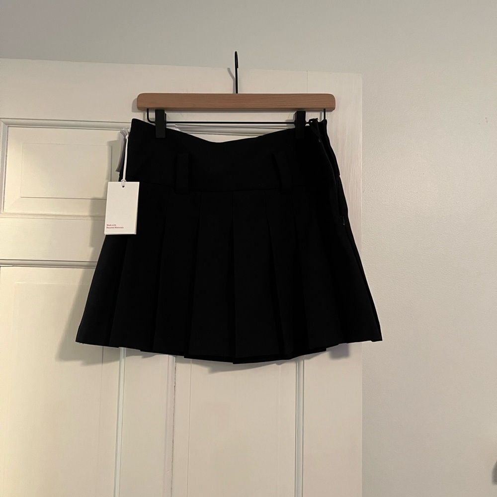 Aritzia Black Pleated Mini Skirt